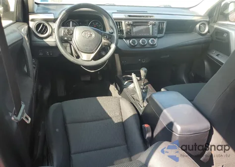 2017 Toyota Rav4 Le z USA, uszkodzony, nr VIN JTMBFREV2HJ121215